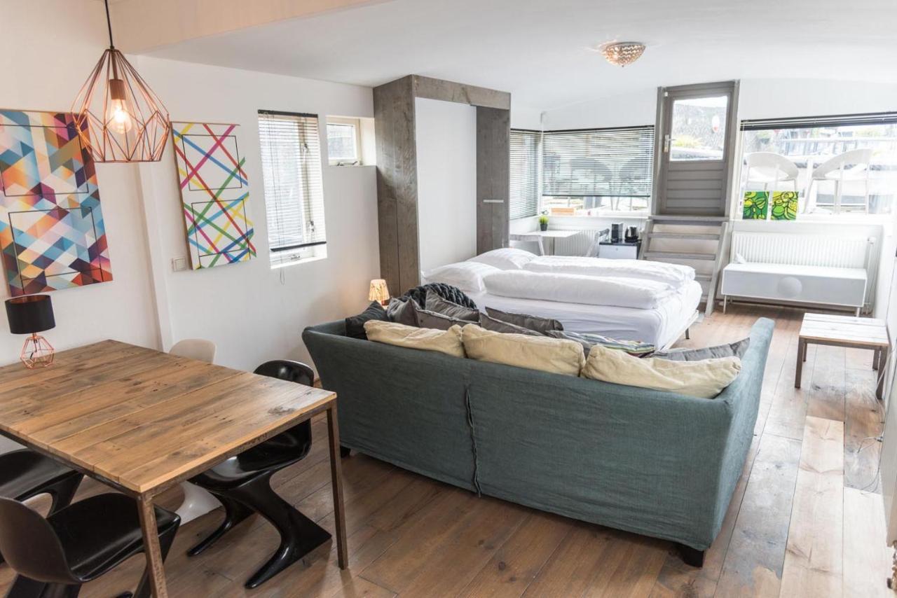 Houseboat Next To Amstel Bed & Breakfast Amsterdam Exterior photo